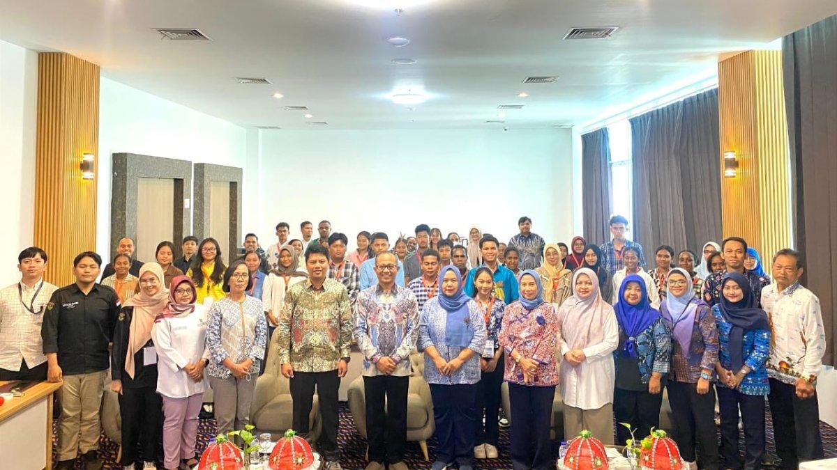 Foto bersama saat pembukaan Program Pemantapan Calon Pendaftar Program Afirmasi Dokter Gigi dari Papua