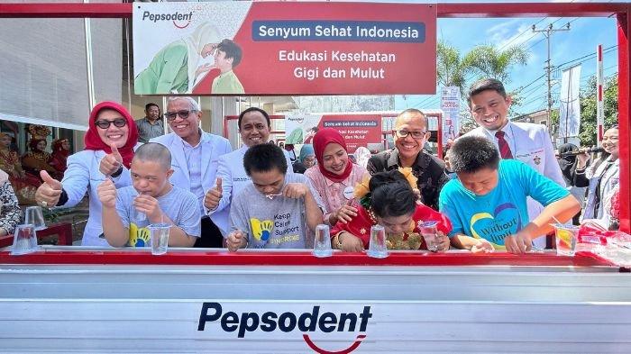 Acara Bulan Kesehatan Gigi Nasional (BKGN) 2024 berkolaborasi antara PT Unilever, FKG Unhas, dan RSGMP Unhas.