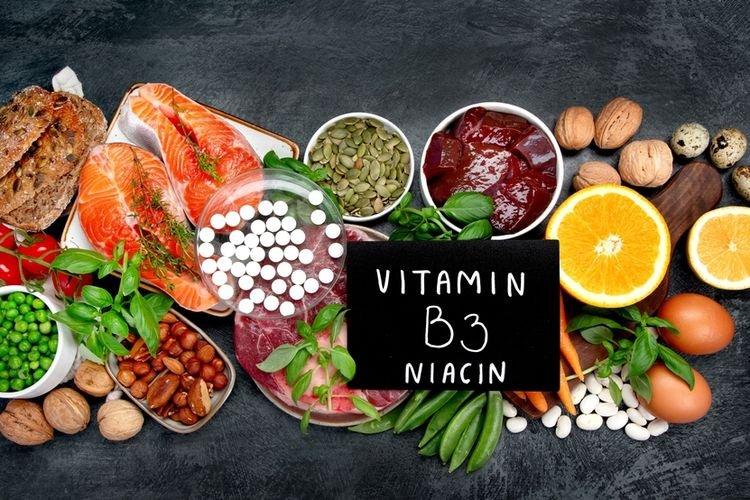 ilustrasi makanan yang kaya akan B3, salah satu vitamin untuk mengatasi rambut rontok dan mempercepat pertumbuhan rambut