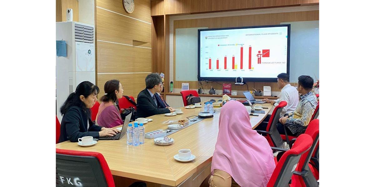 FKG Unhas menerima kunjungan delegasi dari Okayama University, Jepang untuk membahas rencana kerja sama kuliah tamu dan program student exchange.