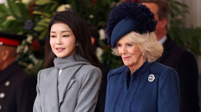 Ibu negara Korea Selatan, Kim Keon Hee dan Ratu Camilla dalam kunjungan di London.