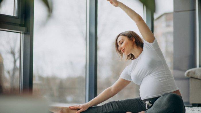 ilustrasi yoga ibu hamil, berikut usia kehamilan yang disarankan untuk lakukan prenatal yoga