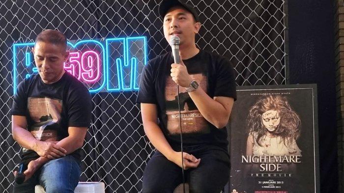Program Manager Ardan Radio Dimas Tri Aditiyo (kanan) menyampaikan paparannya dalam konferensi pers Nightmare Side The Games, di Ardan Radio, Jalan Cipaganti, Kota Bandung, Jawa Barat, Kamis (10/8/2023).