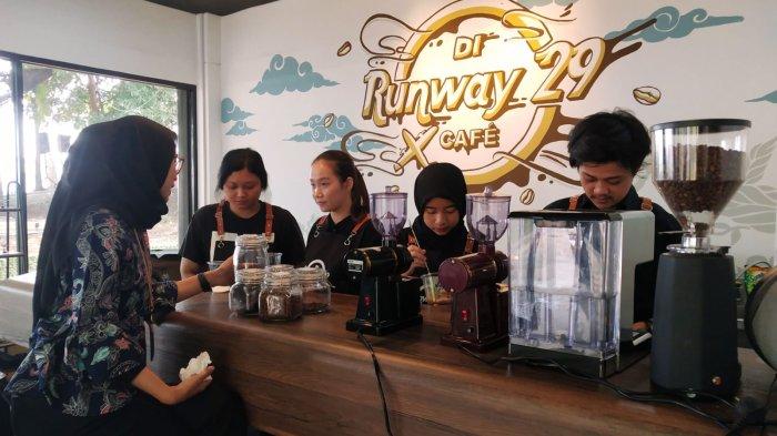 soft launching 2026: foto kopi berdua di kafe untuk privasi hubungan