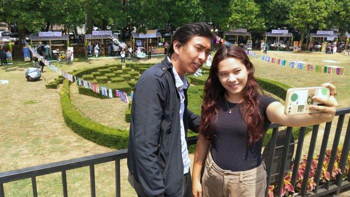 Warga antusias menghadiri penyelenggaraan West Java Festival (WJF) 2023 di kawasan Gedung Sate, Jalan Diponegoro, Kota Bandung, Jawa Barat, Sabtu (2/9/2023).