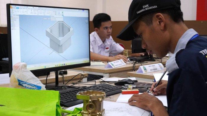 Sejumlah peserta mengikuti bidang lomba Mechanical Engineering (CAD) pada Lomba Kompetensi Siswa (LKS) SMK Tingkat Provinsi Jawa Barat Tahun 2024 di SMKN 2, Jalan Ciliwung, Kota Bandung, Selasa (14/5/2024).