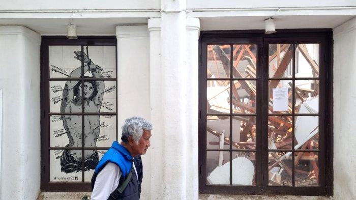 Gedung Yayasan Pusat Kebudayaan (YPK) yang sudah dua kali atapnya ambruk di Jalan Naripan, Kota Bandung, Sabtu (2/11/2024).