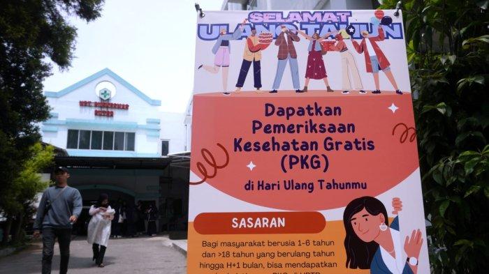 Warga selesai menjalani pemeriksaan kesehatan dalam program Pemeriksaan Kesehatan Gratis (PKG), di Puskesmas Puter, Jalan Puter, Kecamatan Coblong, Kota Bandung, Jawa Barat, Senin (10/2/2025).