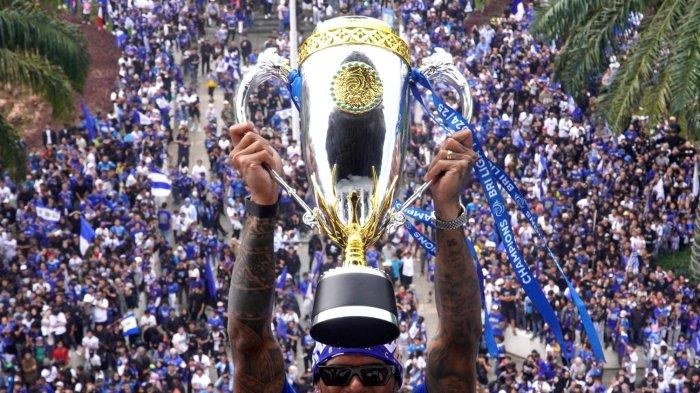 Pawai Akbar Persib Juara di Kota Bandung, Jawa Barat, Minggu (25/5/2025).