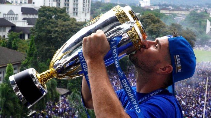 Pawai Akbar Persib Juara di Kota Bandung, Jawa Barat, Minggu (25/5/2025).