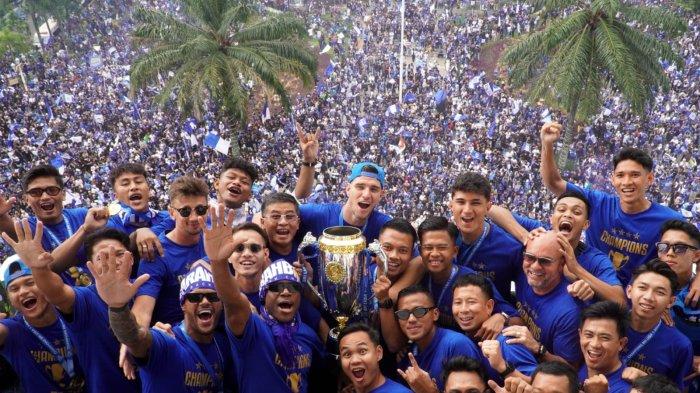 Pawai Akbar Persib Juara di Kota Bandung, Jawa Barat, Minggu (25/5/2025).