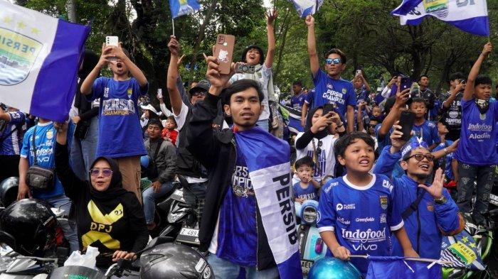 Pawai Akbar Persib Juara di Kota Bandung, Jawa Barat, Minggu (25/5/2025).