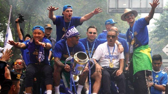 Pawai Akbar Persib Juara di Kota Bandung, Jawa Barat, Minggu (25/5/2025).