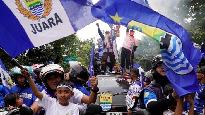 Pawai Akbar Persib Juara di Kota Bandung, Jawa Barat, Minggu (25/5/2025).