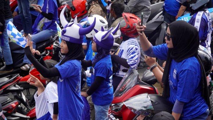 Pawai Akbar Persib Juara di Kota Bandung, Jawa Barat, Minggu (25/5/2025).