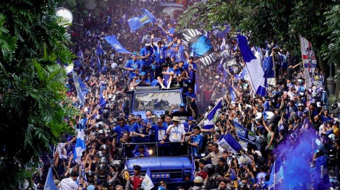 Pawai Akbar Persib Juara di Kota Bandung, Jawa Barat, Minggu (25/5/2025).