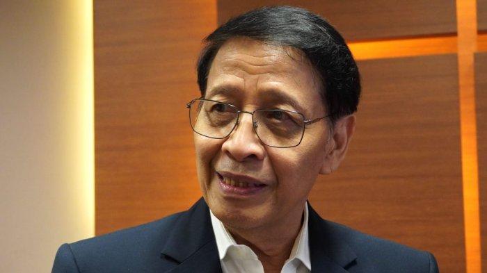 Rektor Universitas Prasetiya Mulya, Hassan Wirajuda memberikan keterangan kepada media seusai acara penandatanganan Nota Kesepahaman atau Memorandum of Understanding (MoU) antara ITB dengan Universitas Prasetiya Mulya, di Gedung Rektorat ITB, Jalan Tamansari, Kota Bandung, Jawa Barat, Kamis (29/5/2025).