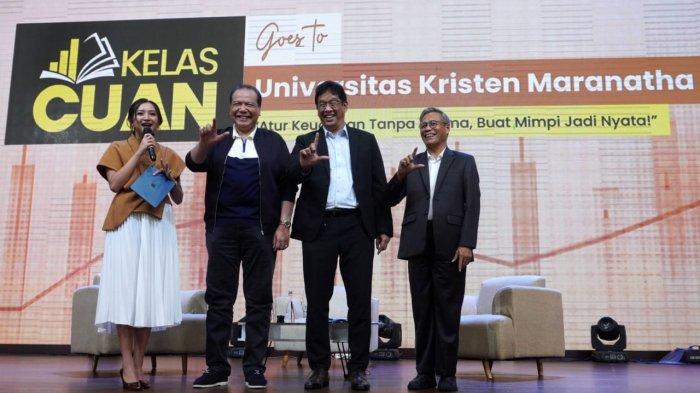 Rektor Universitas Kristen Maranatha Frans Umbu Datta (kanan) berfoto bersama dua pembicara, Ketua Dewan Komisioner Lembaga Penjamin Simpanan (LPS) Purbaya Yudhi Sadewa (kedua kanan) dan Founder & Chairman CT Corp Chairul Tanjung (kedua kiri), serta modertor setelah sesi diskusi selesai dalam gelaran Kelas Cuan di Auditorium Prof. Dr. P.A. Surjadi, M.A, Universitas Kristen Maranatha, Kota Bandung, Jawa Barat, Jumat (20/6/2025).