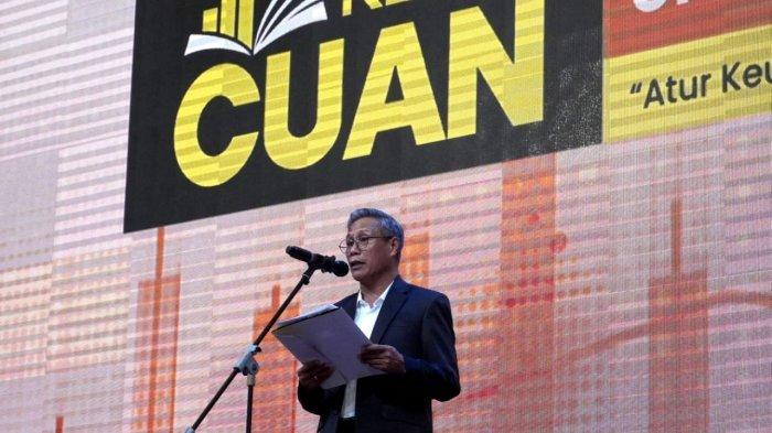 Rektor Universitas Kristen Maranatha Frans Umbu Datta memberikan sambutan dalam gelaran Kelas Cuan di Auditorium Prof. Dr. P.A. Surjadi, M.A, Universitas Kristen Maranatha, Kota Bandung, Jawa Barat, Jumat (20/6/2025).