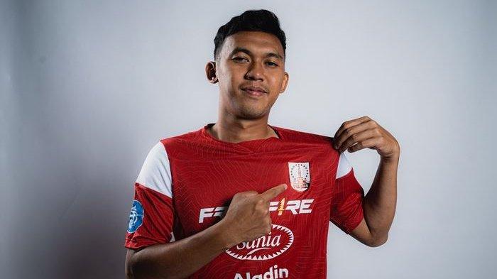 Abdul Aziz, gelandang Persib Bandung yang jalani masa peminjaman ke Persis Solo.