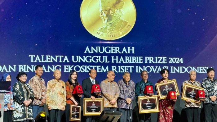 Ajang Anugerah Talenta Unggul Habibie Prize 2024 dan Bincang Ekosistem Riset Inovasi Indonesia, yang diadakan di Gedung BJ Habibie, Thamrin, Jakarta, Senin 11 November 2024.