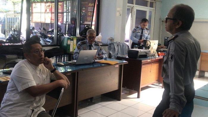 Anas Urbaningrum saat berada di Bapas Bandung, Senin (10/7/2023).