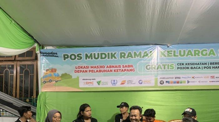 Sambut Hari Raya Idul Fitri 2024 (1445 H), Dompet Dhuafa Jawa Timur kembali menggelar Pos Mudik Dompet Dhuafa. Dompet Dhuafa menunjuk Disaster Management Center (DMC) menjadi koordinator Pos Mudik kali ini.Dompet Dhuafa membuka Pos Mudik yang berlokasi di Masjid Abnais Sabil, Kelurahan Bulusan, Kecamatan Kalipuro, Kabupaten Banyuwangi pada hari Jumat (05/04/2024).