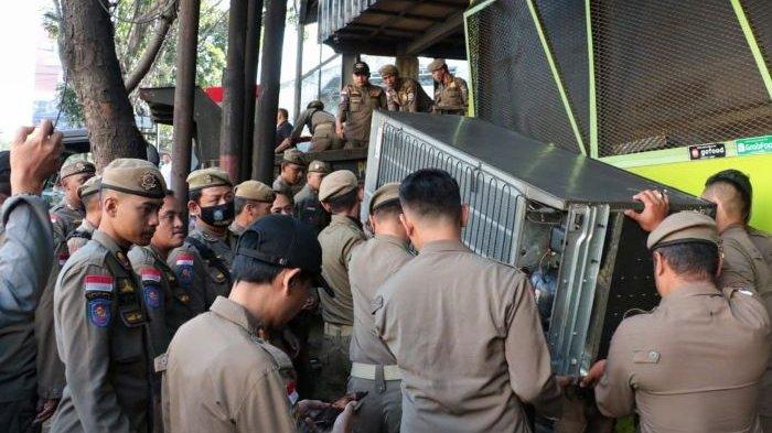 Satpol PP Kota Bandung Bertindak Tegas, Bongkar Restoran Cepat Saji yang Langgar Dua Aturan - Tribunjabar.id
