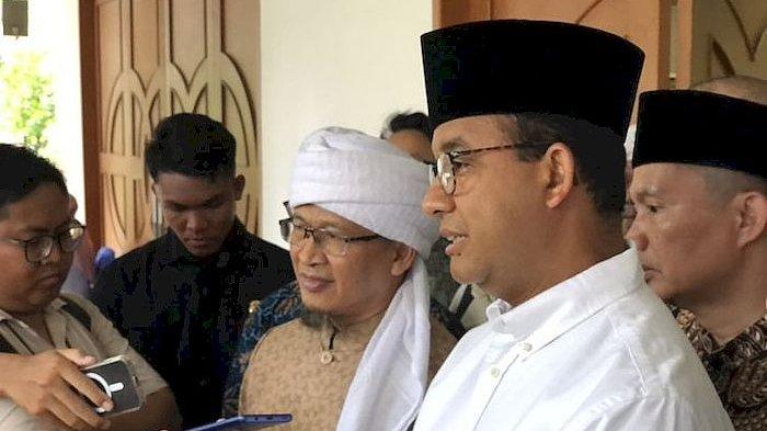 Capres nomor urut 1 Anies R Baswedan bertemu Kiai Aa Gym di Masjid Darut Tauhiid, Kebayoran Baru, Jakarta Selatan, Senin (12/2/2024).
