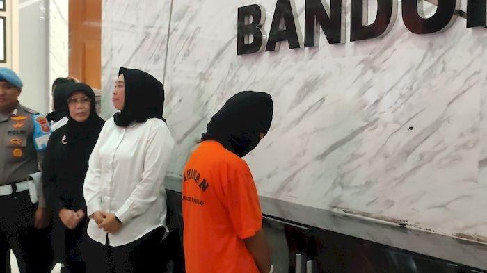 Asisten rumah tangga di Bandung diringkus polisi karena menculik anak majikannya.