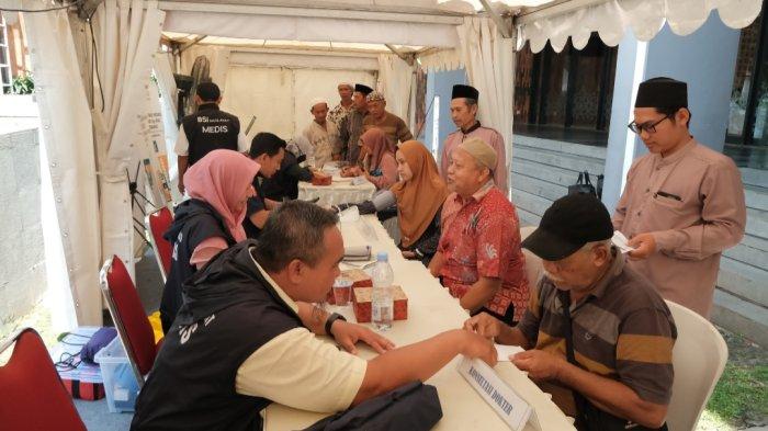 PT Bank Syariah Indonesia Tbk (BSI) menjajaki peluang baru untuk meningkatkan pertumbuhan segmen UMKM dikombinasikan dengan ekosistem manajemen masjid dengan menyelenggarakan Bazar UMKM dan Pelayanan Kesehatan selama masa libur panjang pada tanggal 24-26 Januari 2025 di Masjid BSI Cipali Rest Area Tol km 166 A.