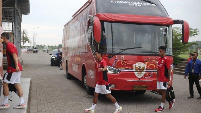 BECKHAM IKUT BERLATIH - Beckham Putra, gelandang Persib Bandung ikut berlatih pada Sesi latihan Timnas Indonesia Hari kedua di BUTC, pada Selasa 27 Mei 2025. (TRIBUN BALI/ADRIAN AMURWONEGORO)