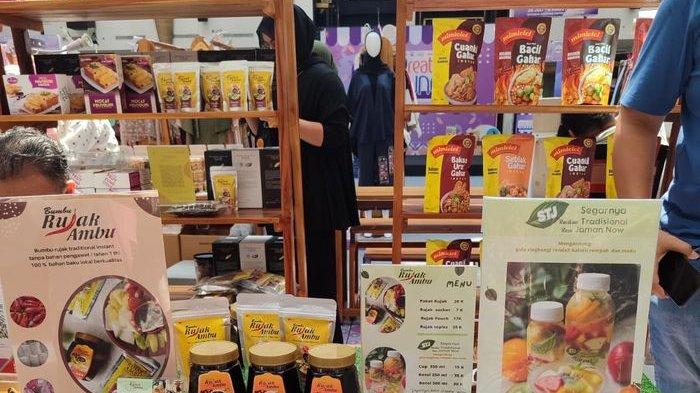 Bumbu Rujak Ambu, produk UMKM yang ditekuni Siti Jamilah kini digemari konsumen Bandung hingga luar negeri. Bumbu Rujak Ambu berdayakan para tetangga. Produk ini juga dipasarkan di Pasar Kreatif Badung dan toko online.