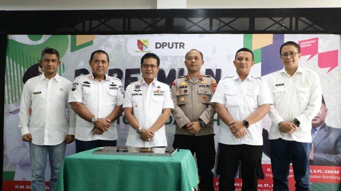 Bupati Bandung Dadang Supriatna hadir pada acara Peresmian Gedung baru Inspektorat di lingkungan Pemkab Bandung, Rabu (24/1/2024).