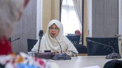 Caleg DPRD Provinsi Jawa Barat Dapil 1 dari PKS nomor urut 5, Salmiah Rambe