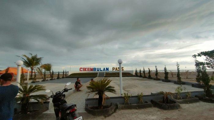 Suasana Jumat (2/2/2024) sore di Cikembulan Pass Pantai Barat Pangandaran