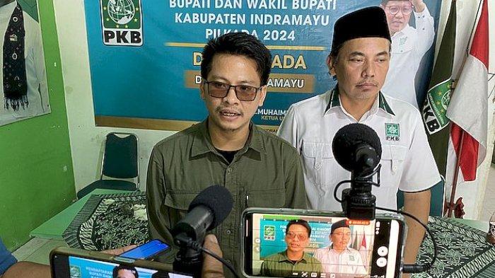 Sekretaris Desk Pilkada DPC PKB Indramayu, Dede Hidayat, saat diwawancarai wartawan, Jumat (26/4/2024)