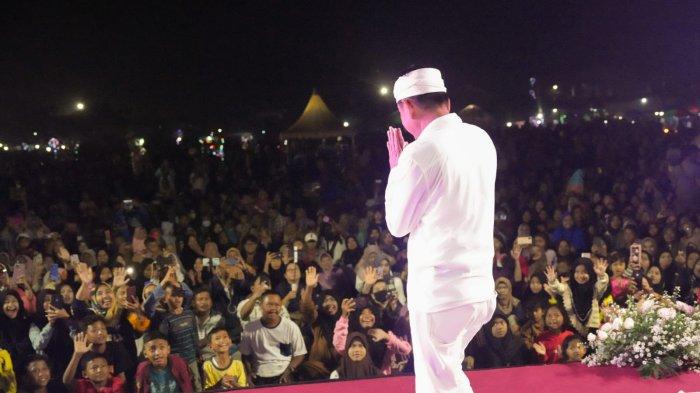 Dedi Mulyadi Kaget Ibu Itu Nangis Memeluknya, 'Pemimpin Harus Membahagiakan Jangan Nyusahin'