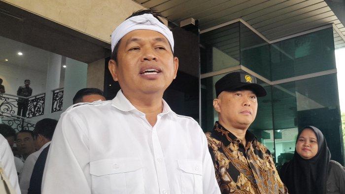 PENANGGULANGAN BANJIR - Gubernur Jawa Barat Dedi Mulyadi di Kantor Bupati Karawang, Selasa (4/3/2025). Dedi Mulyadi mengaku penanganan penanggulangan banjir di Jawa Barat menjadi salah satu fokus dirinya.