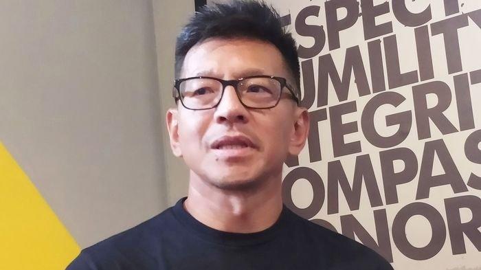Direktur PT  PBB, Teddy Tjahjono, jelaskan rencana Persib gelar TC di Yogyakarta selama dua pekan, saat ditemui di Graha Persib, Senin (29/5/2023).