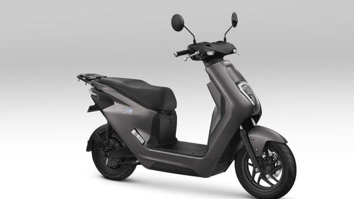 PT Astra Honda Motor (AHM) resmi mengumumkan harga sepeda motor listrik Honda EM1 e: sekaligus memperkenalkan pilihan terbaru Honda EM1 e: PLUS di AHM Safety Riding & Training Center Deltamas, Jawa Barat pada Kamis (21/12).