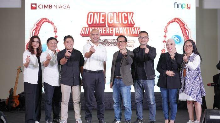 Senior Vice President Merchant Business Head PT Bank CIMB Niaga Tamtomo Awansatrio (keempat dari kiri) beserta jajaran dan Direktur Enterprise Business PT Finnet Indonesia Aziz Sidqi (keempat dari kanan) beserta jajaran pada acara sosialisasi Finpay Link yang bertajuk 