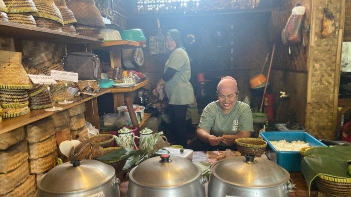 CITA RASA BUDAYA SUNDA - Gedong 55, sebuah restoran yang terletak di Jalan Jenderal Sudirman, No 55, Kota Cimahi, menyajikan lebih dari sekadar makanan. Restoran ini menghidupkan kembali keindahan dan cita rasa budaya Sunda melalui sebuah pengalaman kuliner yang otentik. 