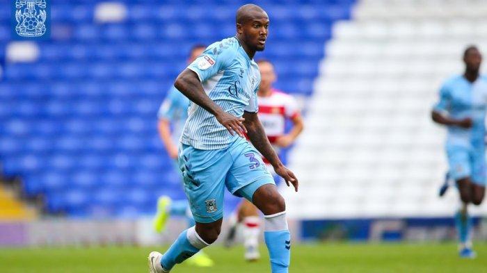 Gervane Kastaneer saat membela Coventry City. Gervane Kastaneer jadi pemain asing terbaru Persib Bandung.