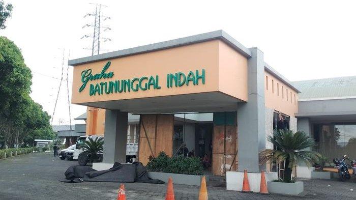 Graha Batununggal Indah, Kelurahan Mengger, Kecamatan Bandung Kidul, Kota Bandung, yang akan jadi venue pernikahan Beckham Putra Nugraha.