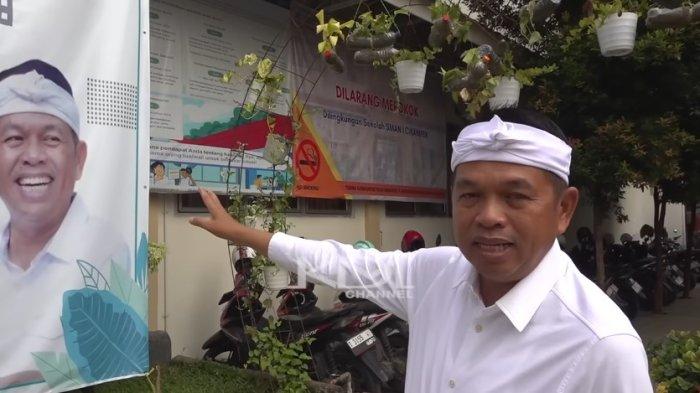 Gubernur Jawa Barat, Dedi Mulyadi, memantau penyelenggaraan SPMB Jabar 2025 di SMAN 1 Cikampek, Kabupaten Karawang, Selasa (10/6/2025).