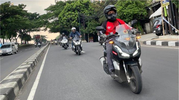 City rolling komunitas Honda menuju Panti Asuhan Yatim & Dhuafa Mizan Amanah Gedebage, Bandung.