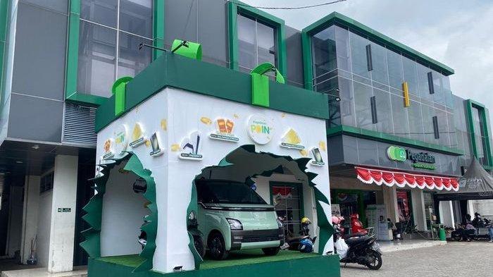 PT Pegadaian memberikan kesempatan bagi para nasabahnya mewujudkan mimpi memiliki mobil, kepingan emas, sepeda motor, atau smart phone.
