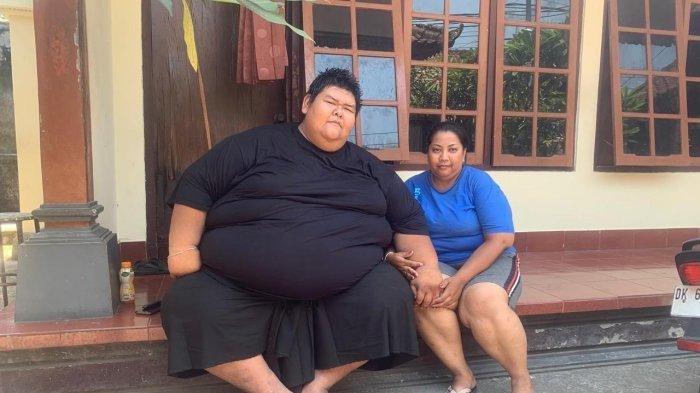 I Putu Bagus Trisna Hadibrata (34) asal Banjar Serongga Tengah, Desa Serongga akrab disapa Bombom semasa hidup bersama sang istri