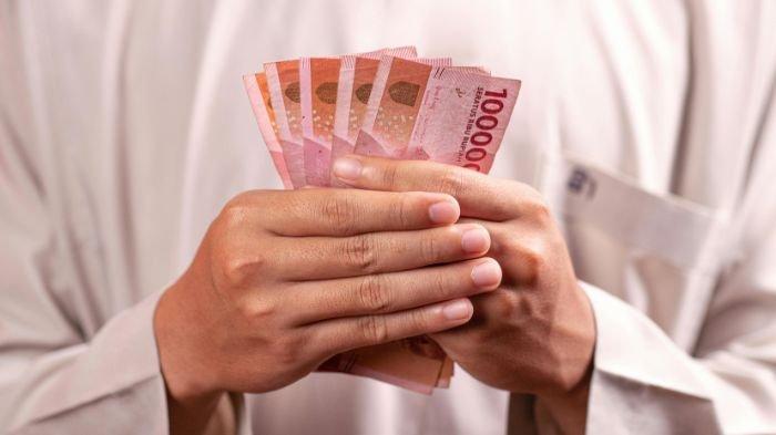 ILUSTRASI BANSOS - Bantuan Subsidi Upah (BSU) senilai Rp300.000 untuk pekerja dengan gaji di bawah Rp3,4 juta dan guru honorer akan cair pada bulan Juni 2025.